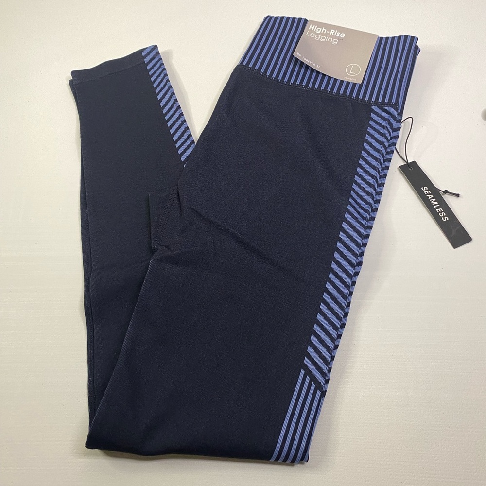 High rise seamless leggings size large NWT forever 21 navy blue‎